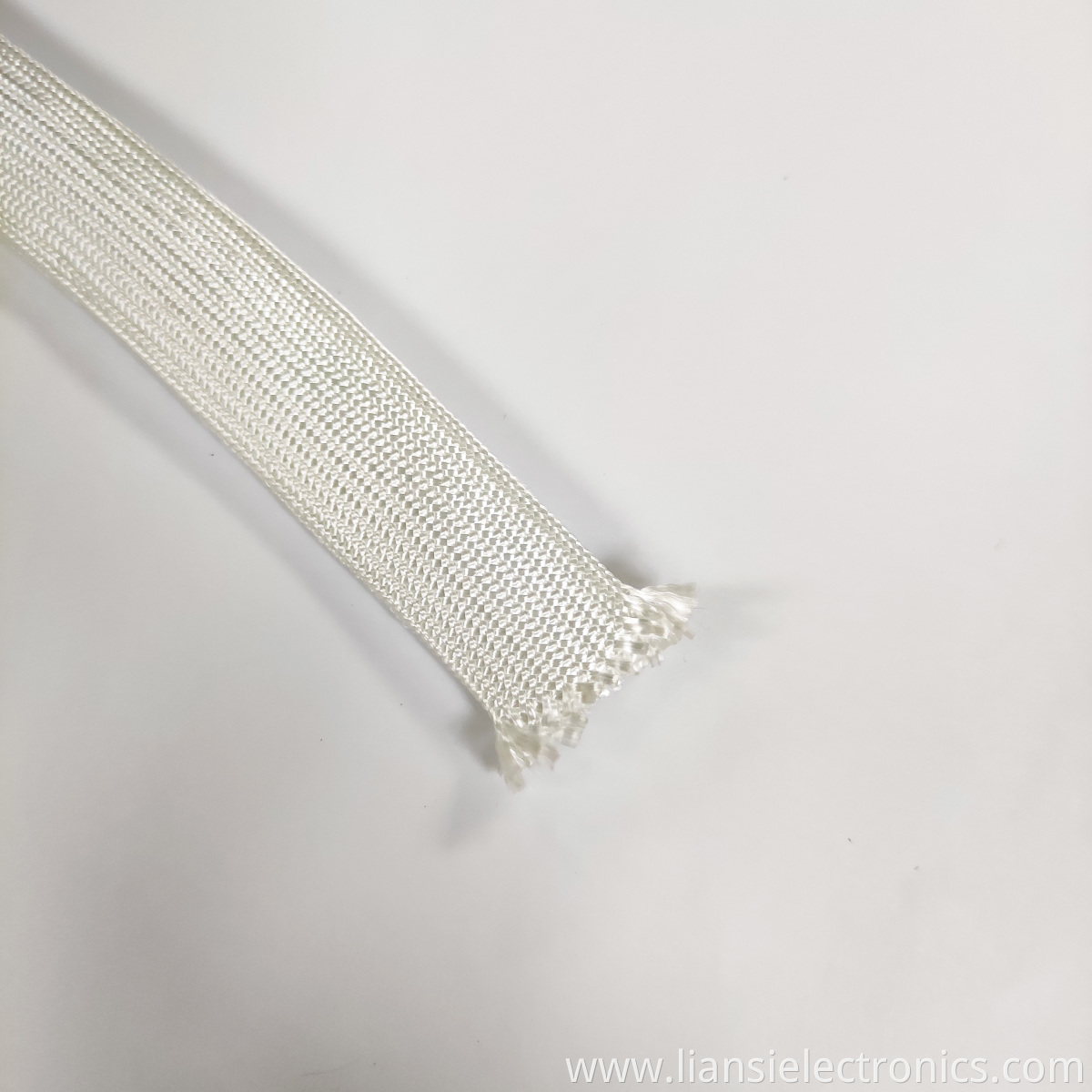 Factory Direct Shipping Oem Flexible High Temperature Satbility Wire Protection Quartz Fiber Braided Cable Sleeve6